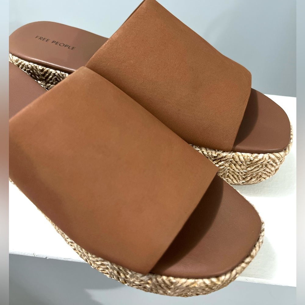 🌻🆕FREE PEOPLE Harbor Raffia Flatform Sandals-Tan Color-Size 8 & 9 - Picture 12 of 17